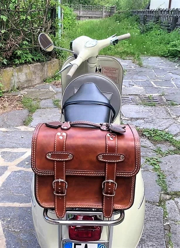 Borsa da viaggio in cuoio 3.5-4 mm. per portapacchi posteriore della tua Vespa e moto custom- NERO-