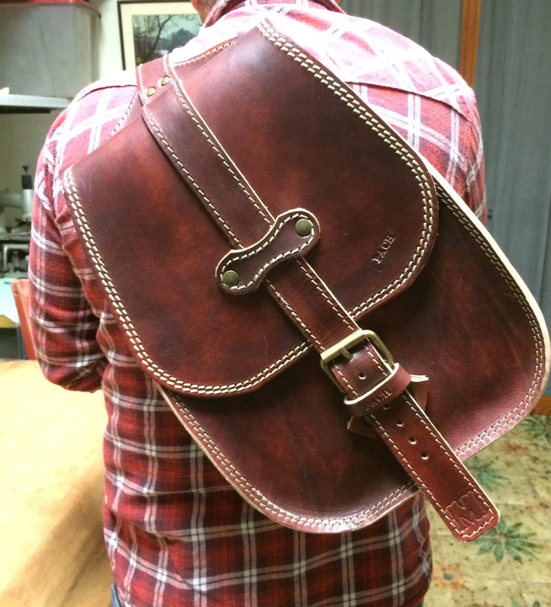 Marsupio zaino a tracolla per bikers indistruttibile- MARRONE ANTICATO-