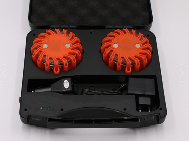 VALIGETTA CON 2 LAMPADE DI EMERGENZA RICARICABILI