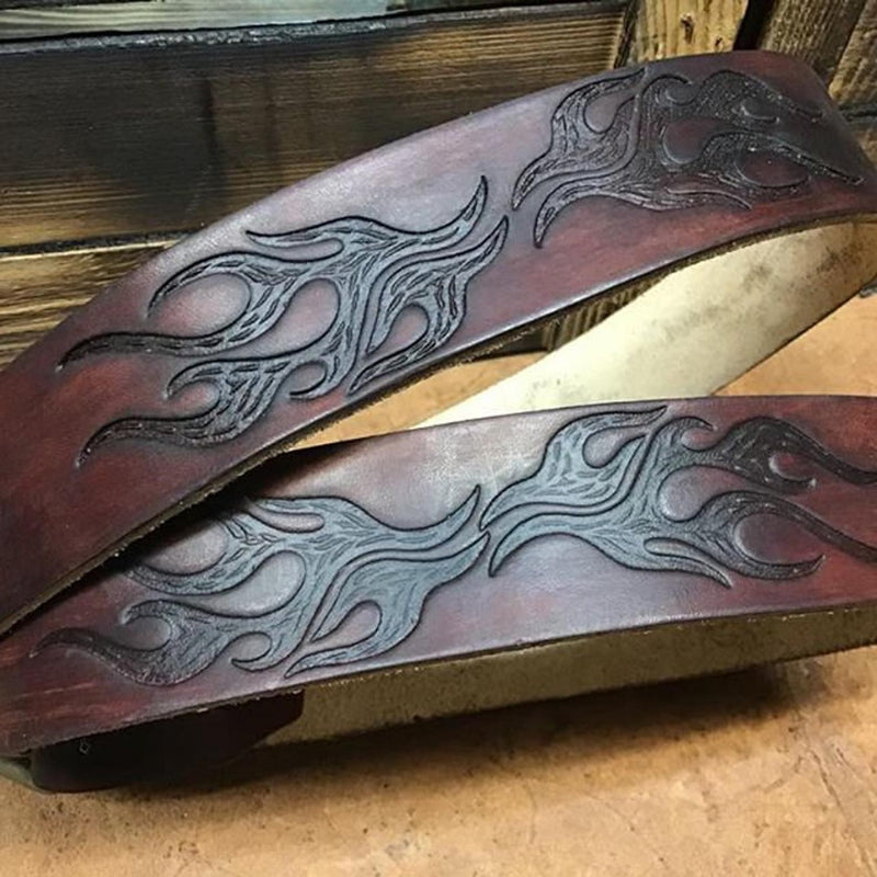 CINTURÓN LÍNEA "PACH" EN PIEL NATURAL CON LLAMADAS