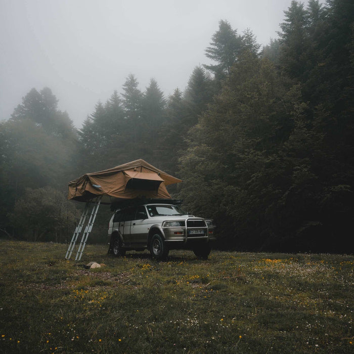 Overlanding per le vacanze con 4x4 e attrezzatura da viaggio
