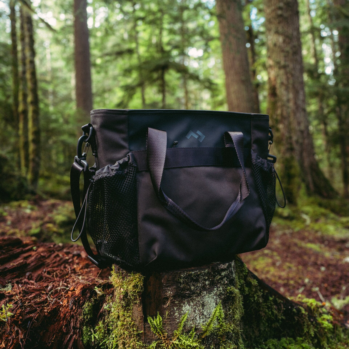 Dometic Unrestricted Tote in uso all’aperto, foto ufficiale Dometic 1