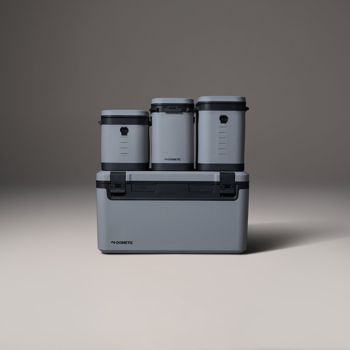 Dometic Recon Hardside 69 litri in uso all’aperto, foto ufficiale Dometic 2