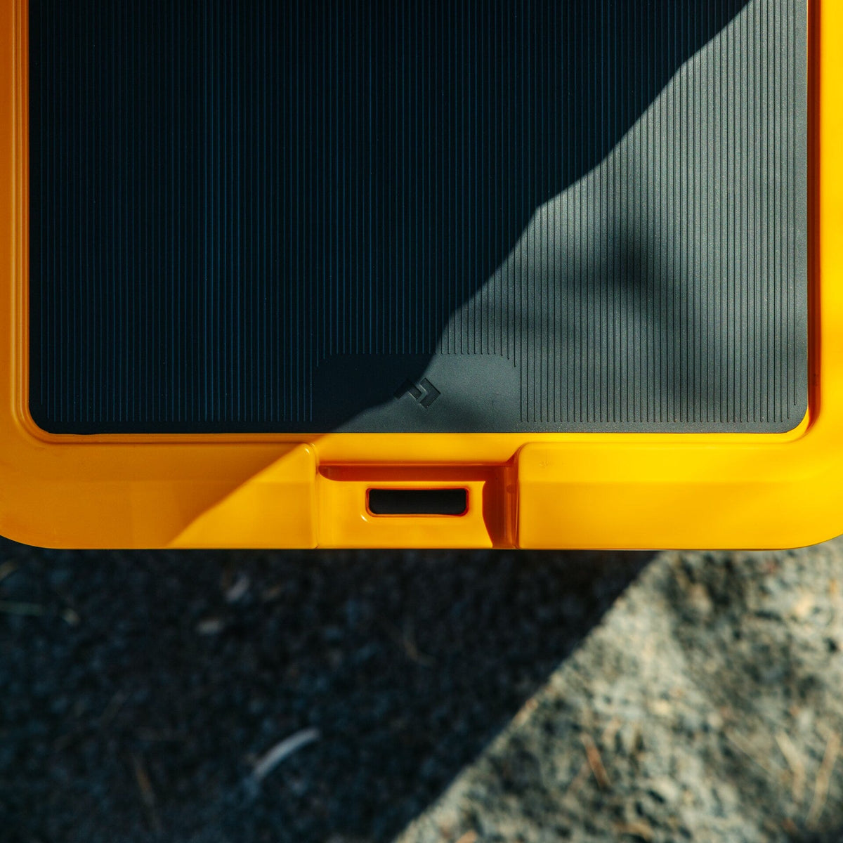 Dometic Recon Hardside 69 litri in uso all’aperto, foto ufficiale Dometic 4