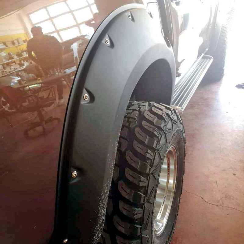 Allargamenti passaruota XXL in ABS 45 mm (6 pezzi) – Nissan Navara NP300 D23 dal 2016