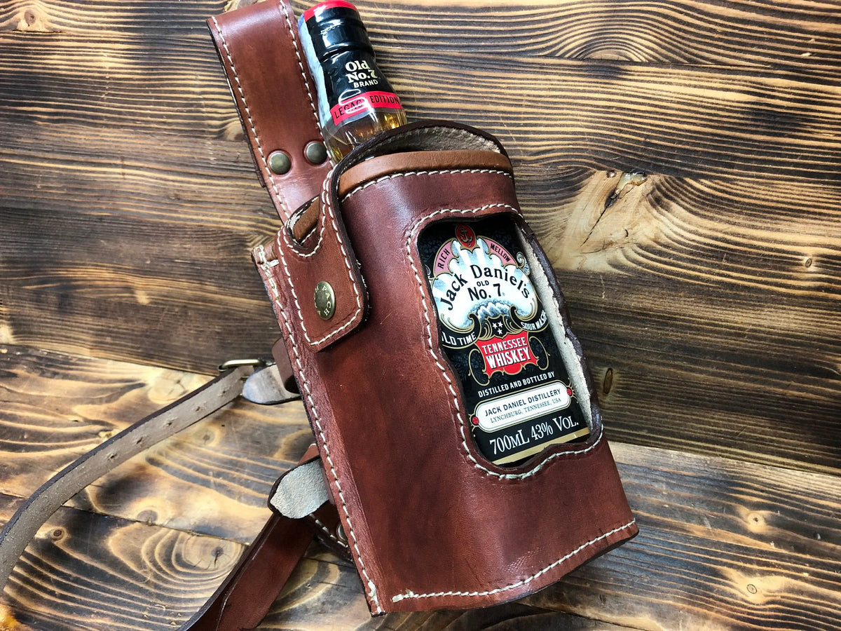 Porta bottiglia in cuoio per Jack Daniel’s, marrone anticato e nero, fatto a mano.-MARRONE ANTICATO