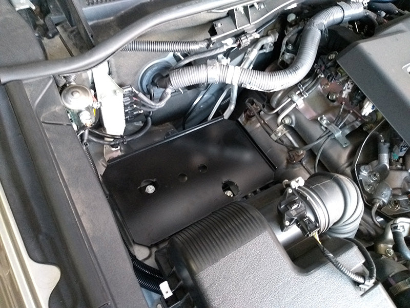Supporto doppia batteria FourWheeler – Toyota Hilux 2016-2026 (guida a sinistra)