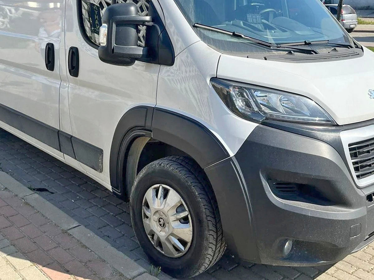 Kit allargamenti passaruota e modanature laterali 12 pezzi – Fiat Ducato dal 2014