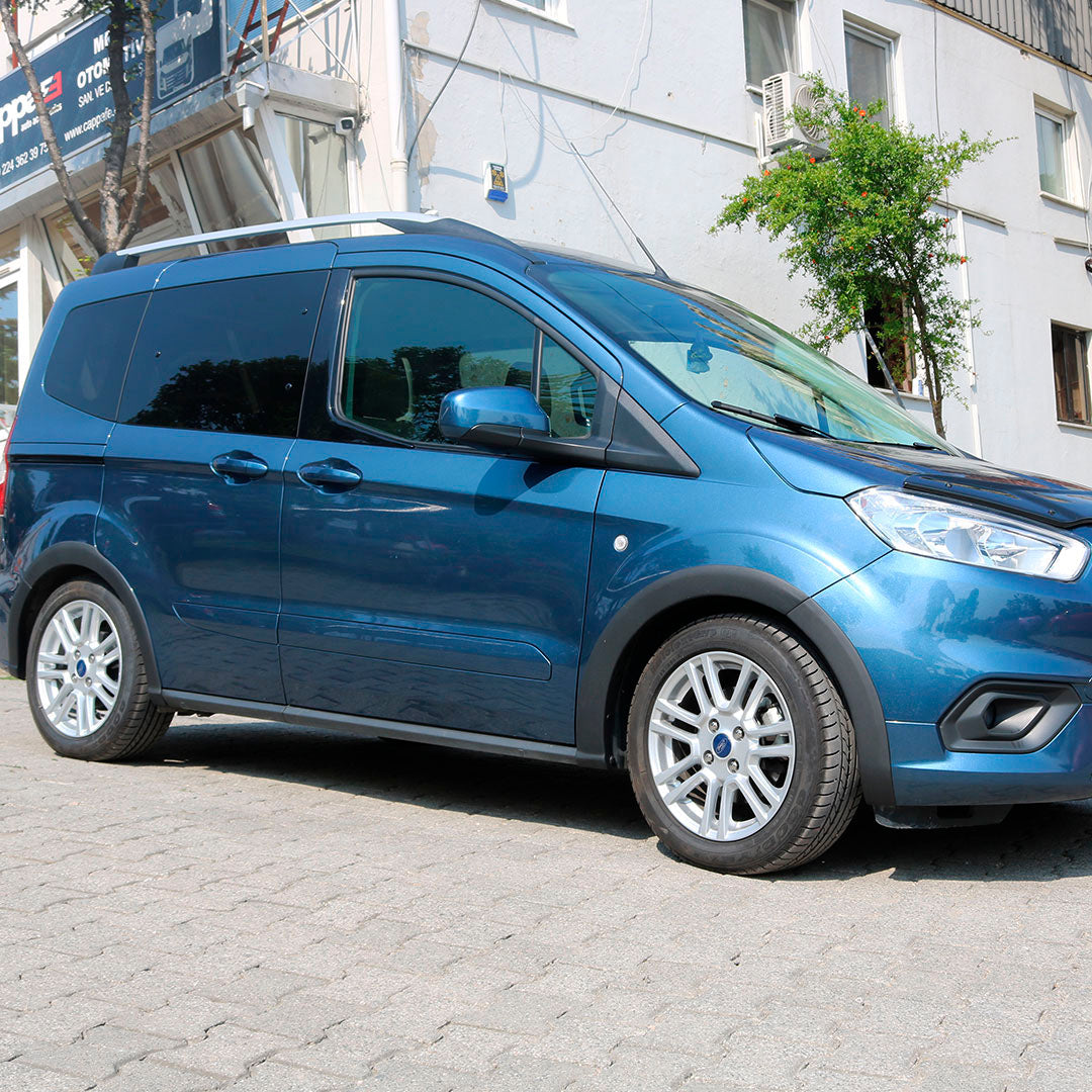 Kit allargamenti passaruota 8 pezzi – Ford Transit Courier 2018–2024