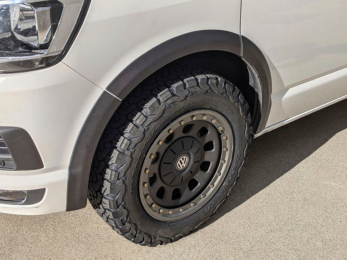 Kit 10 protezioni laterali ABS – VW Transporter T6 2015–2019 passo corto doppia porta