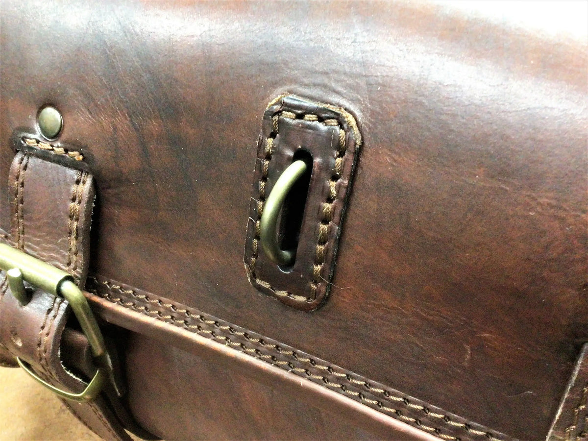 Borsone da viaggio in cuoio per portapacchi moto custom-MARRONE ANTICATO – immagine 2