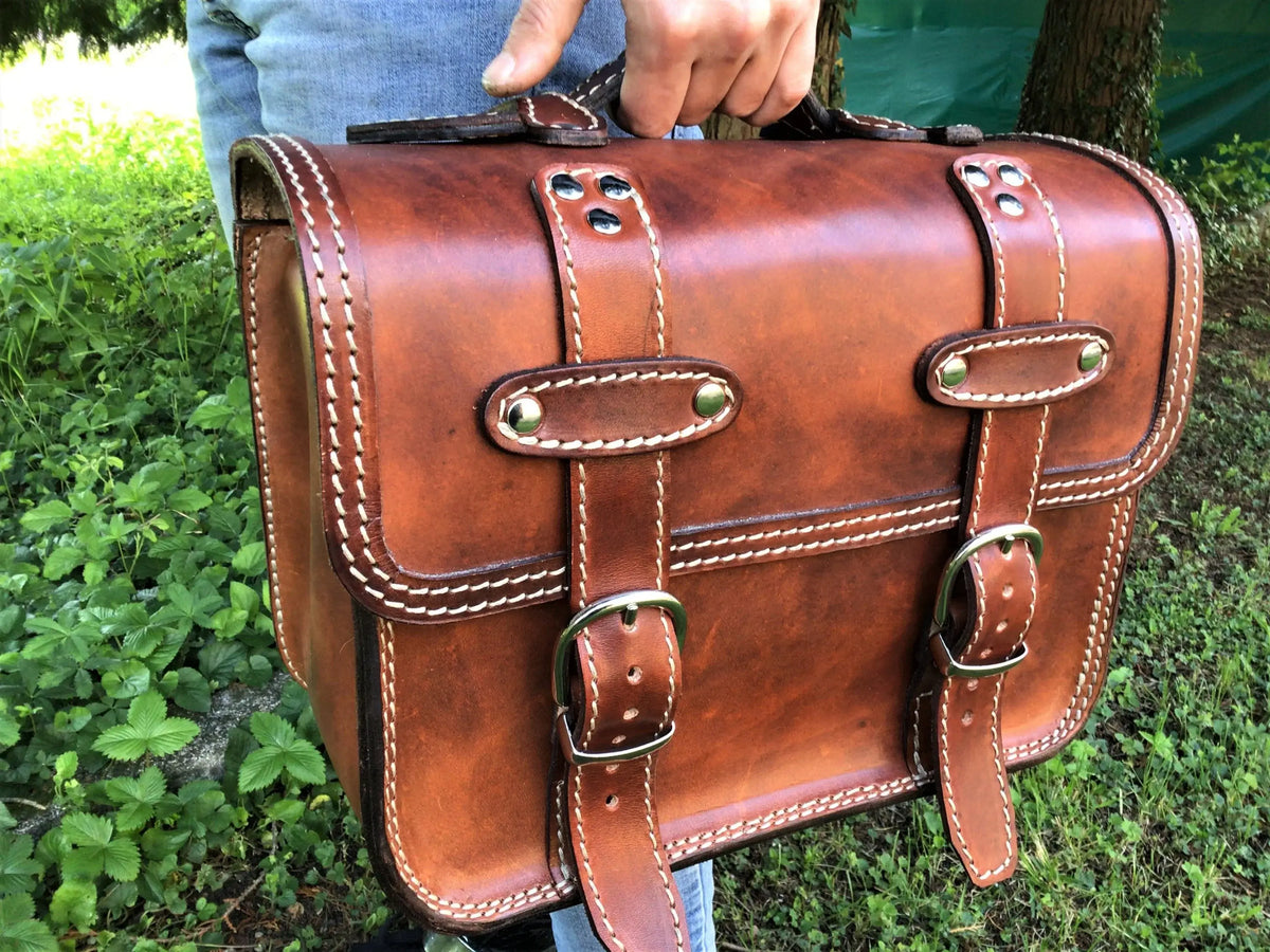 Borsa da viaggio in cuoio 3.5-4 mm. per portapacchi posteriore della tua Vespa e moto custom- NERO – immagine 3