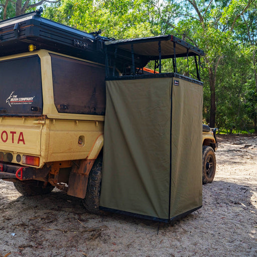 The Bush Company Outhouse, tenda doccia e WC fissata al veicolo