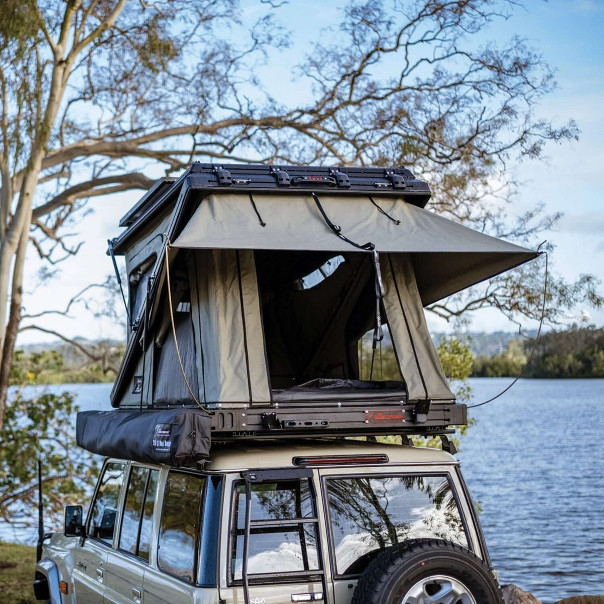The Bush Company Tenda da Tetto TX27 Hardshell Rooftop Tent