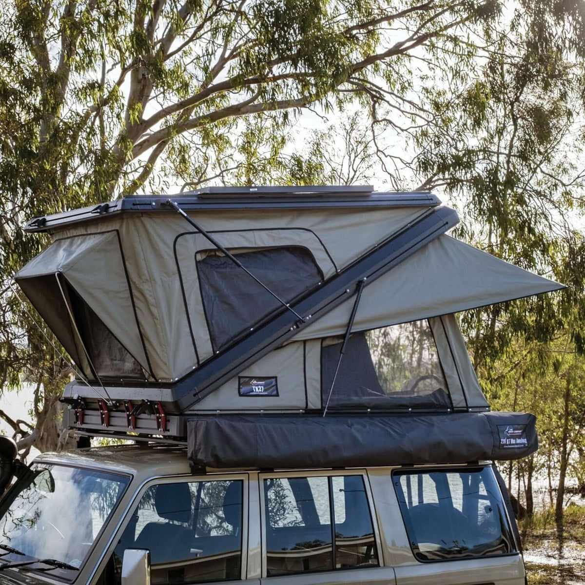 The Bush Company Tenda da Tetto TX27 Hardshell Rooftop Tent
