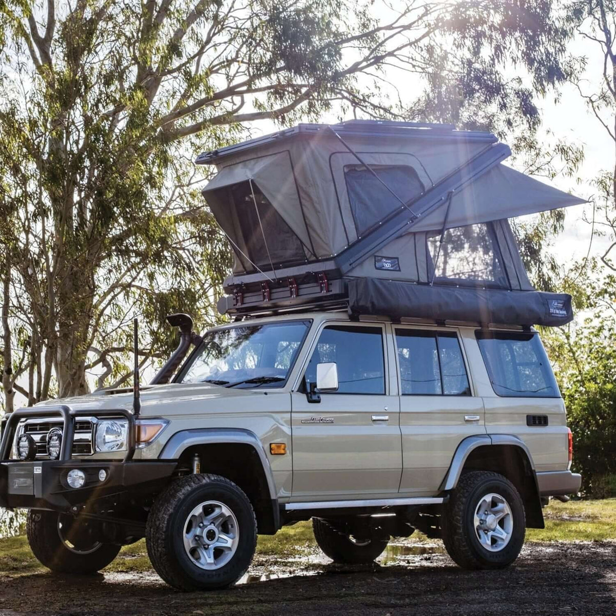 The Bush Company Tenda da Tetto TX27 Hardshell Rooftop Tent