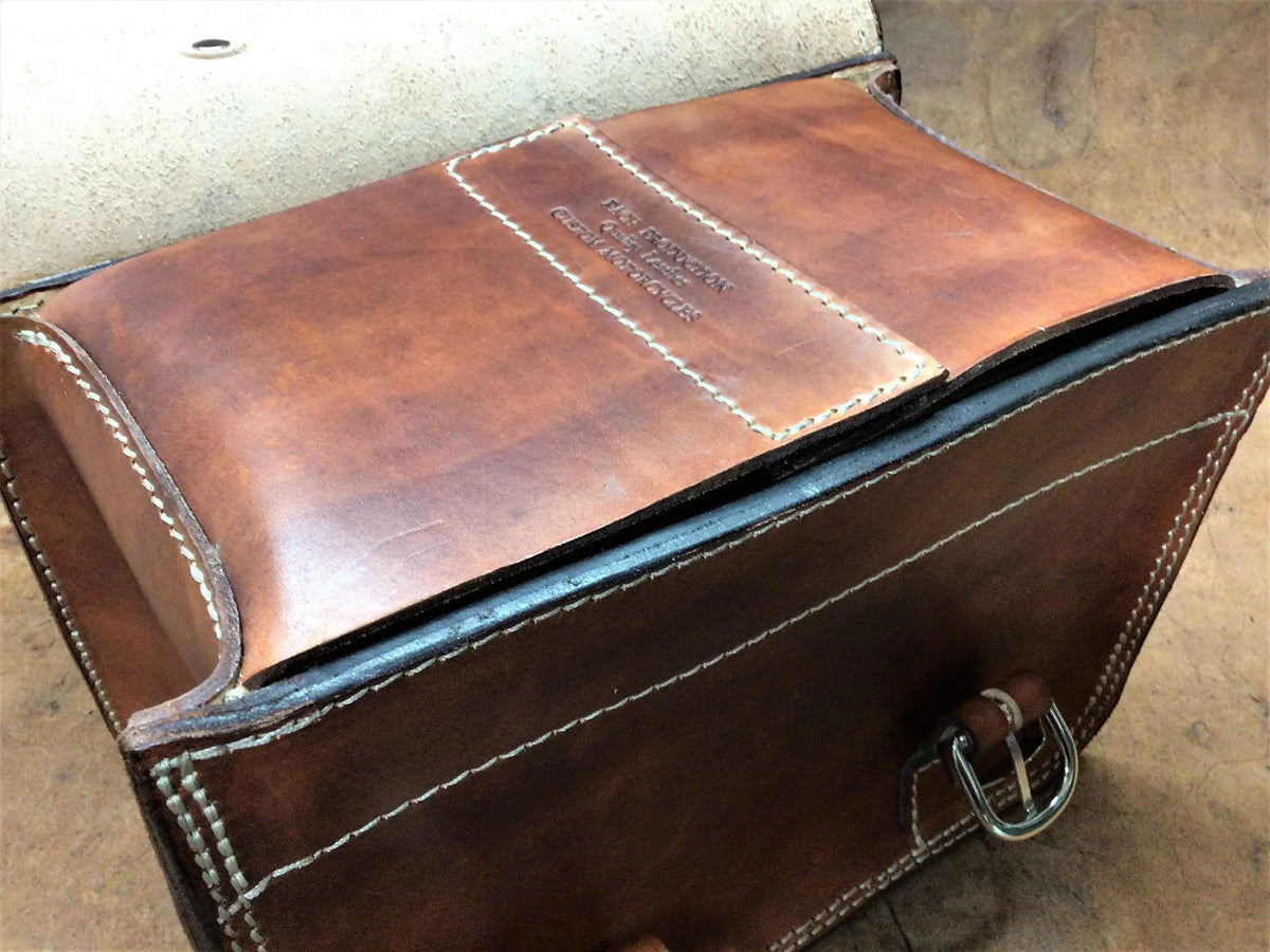 Borsa da viaggio in cuoio 3.5-4 mm. per portapacchi posteriore della tua Vespa e moto custom- NERO – immagine 4
