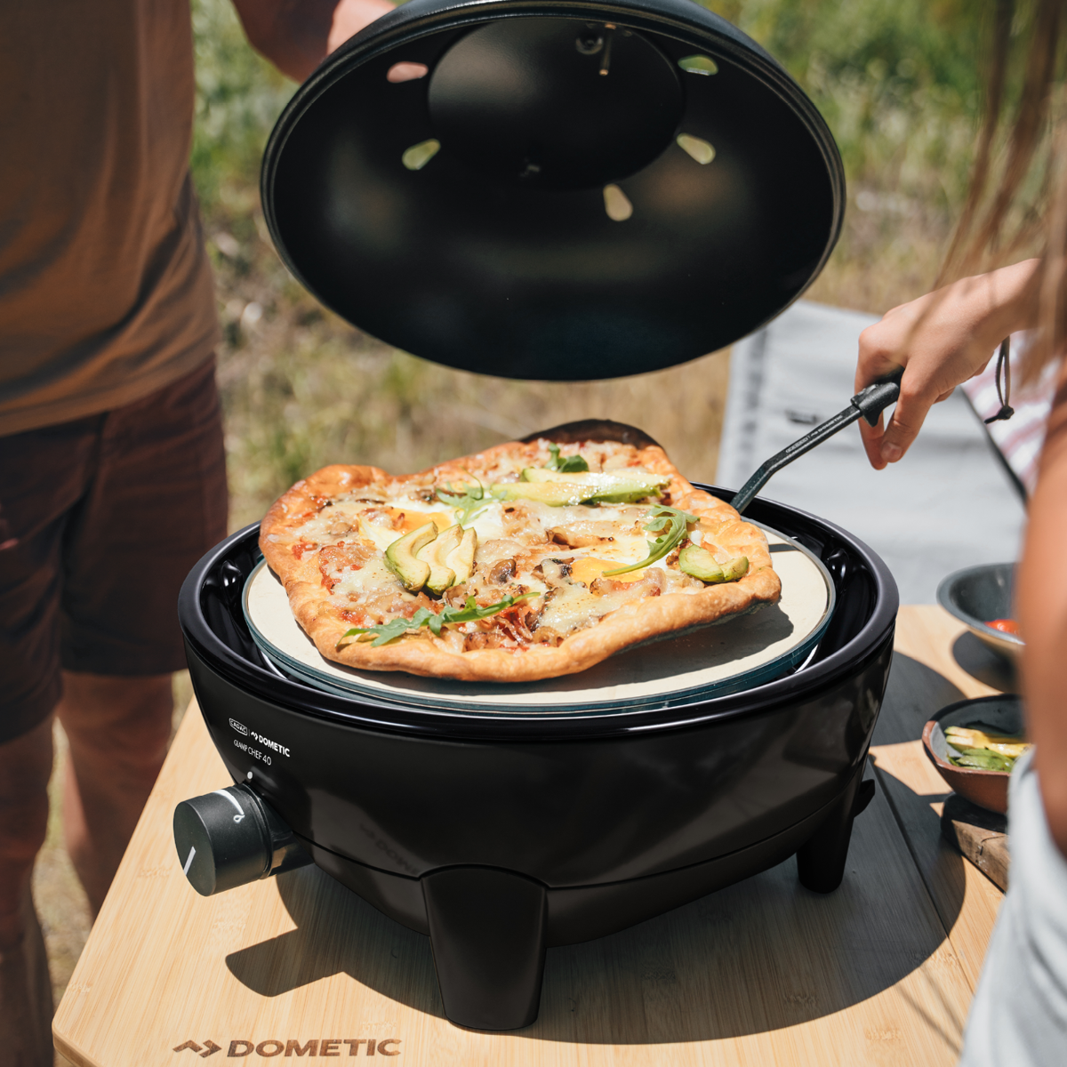 Cadac Glamp Chef 40, barbecue a gas portatile con pietra per pizza
