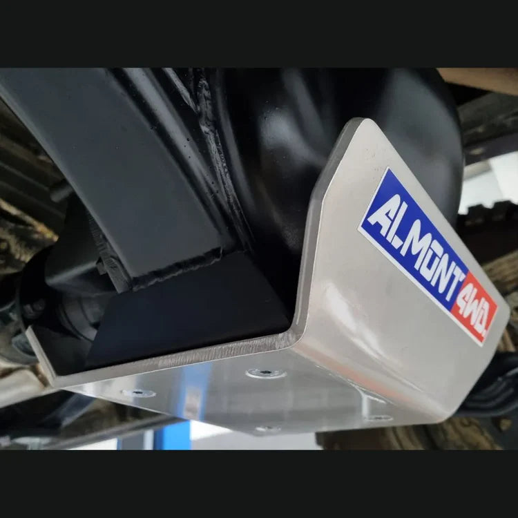 TOYOTA SERIE J15 2009-Actualidad 28-PROTEGER. Diferencial trasero. Soporte soldado serie J150 (AVISO n.º 6)