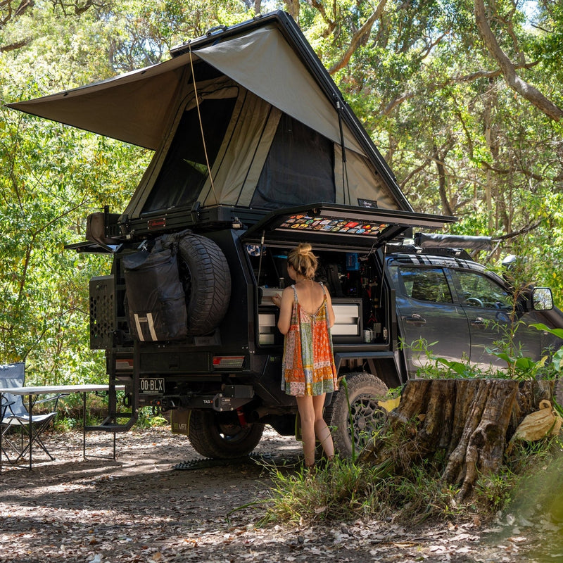 The Bush Company Tenda da tetto Ax27 Clampshell Rooftop tent