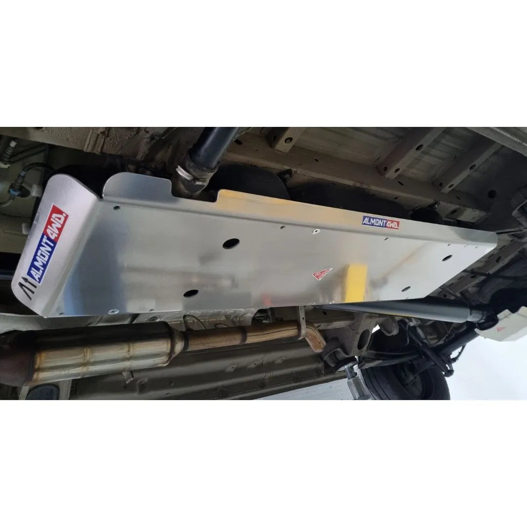 Protezione serbatoio carburante 72 L Almont4WD 6 mm – Mercedes-Benz Sprinter W906 / W907 trazione posteriore – codice PDMBS23DR6