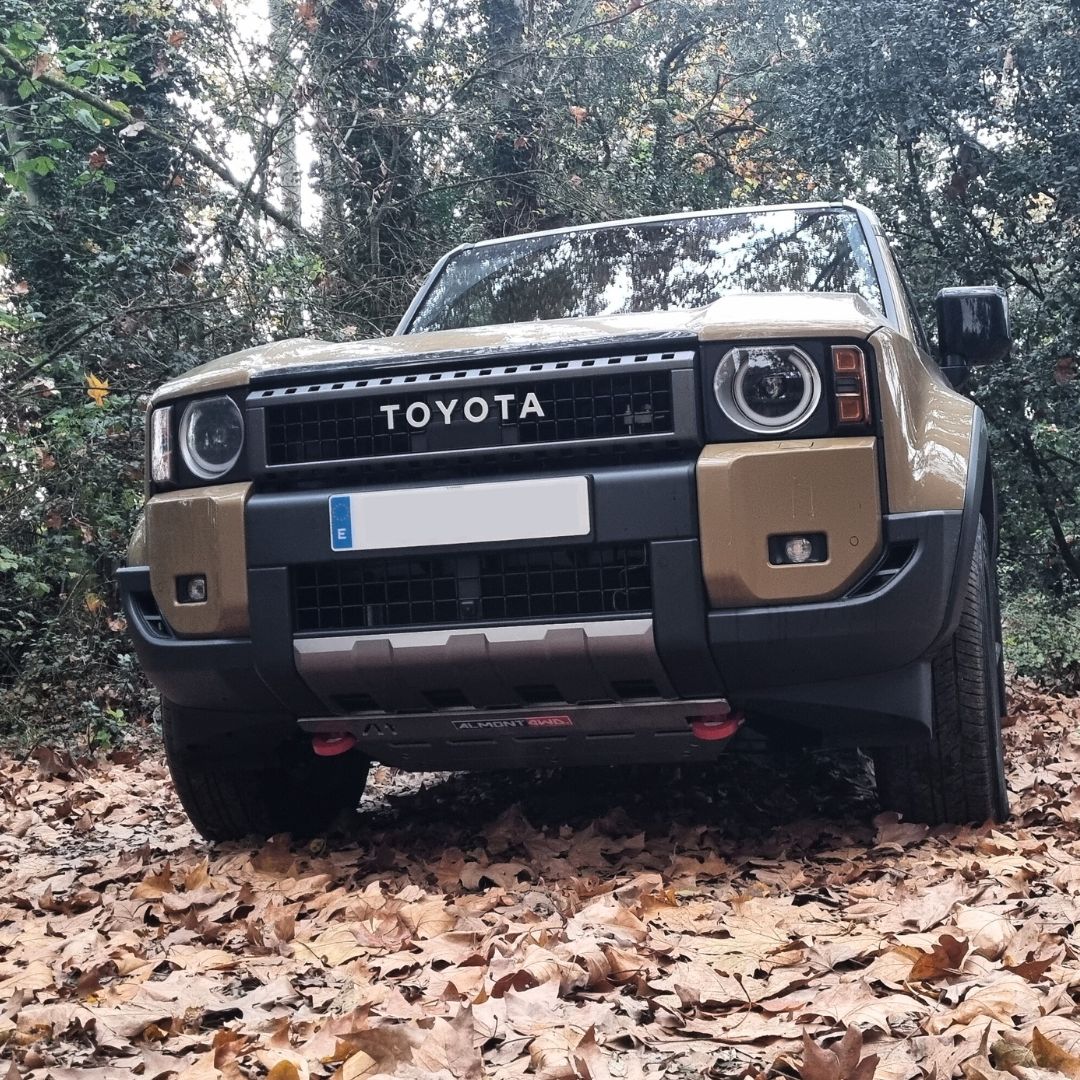 Protezione anteriore con punto di recupero Almont4WD 8 mm – Toyota Land Cruiser J250 2024> – codice PDT25A8 – foto 2