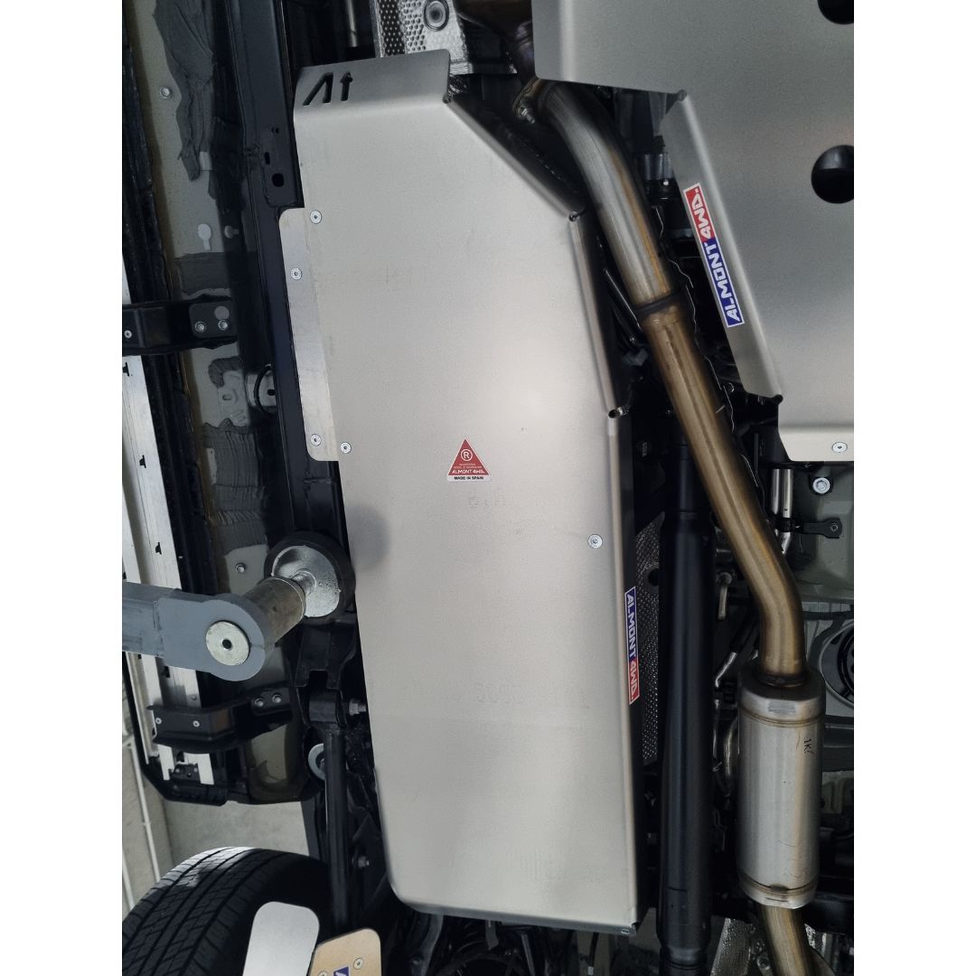 Protezione serbatoio carburante Almont4WD 6 mm – Toyota Land Cruiser J250 2024> – codice PDT25D6 – foto 2