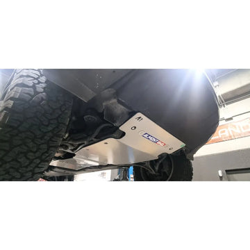 Protezione anteriore per body lift Almont4WD 8 mm – Volkswagen Touareg 7L 2004-2010 e Porsche Cayenne 9PA