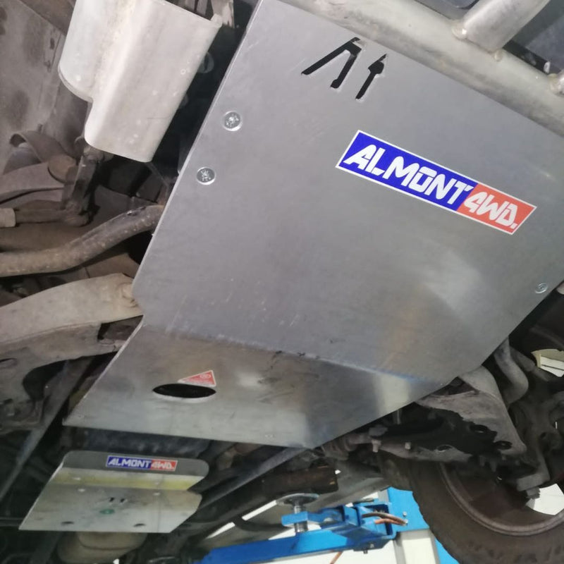 Protezione serbatoio carburante, passo corto Almont4WD PDN20DC6 per Nissan Terrano II R20 1993-2005 – foto indicativa 2 (articolo simile PDN20A8)