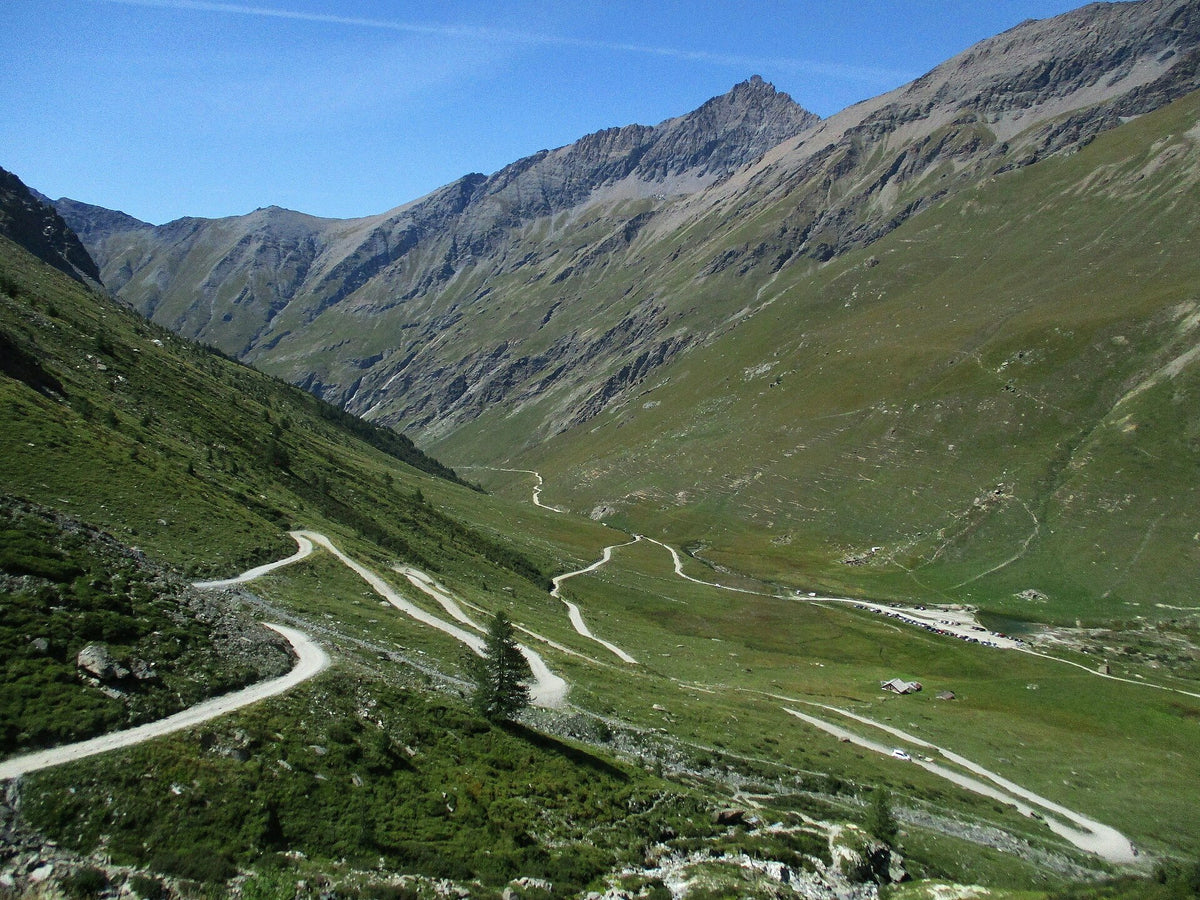 Tornanti della strada del Sommeiller nella Valle di Rochemolles