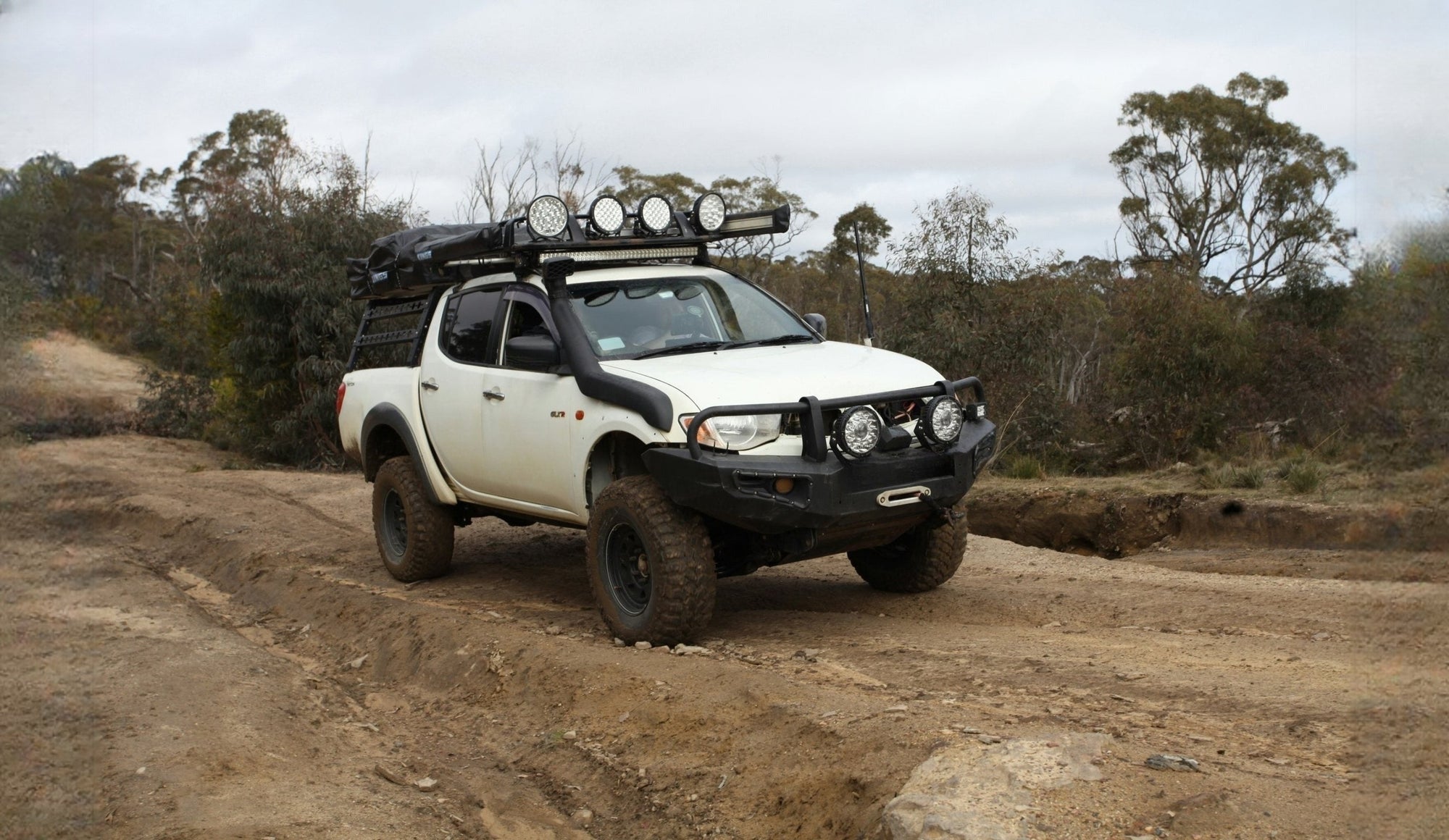 argoing slide pick up 4x4 fari led bull bar pulita