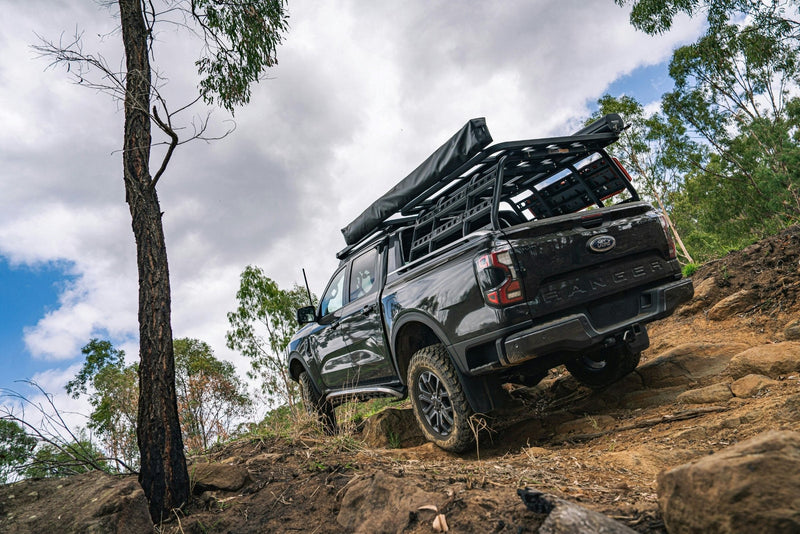 Ford Ranger con hard top e tenda da tetto