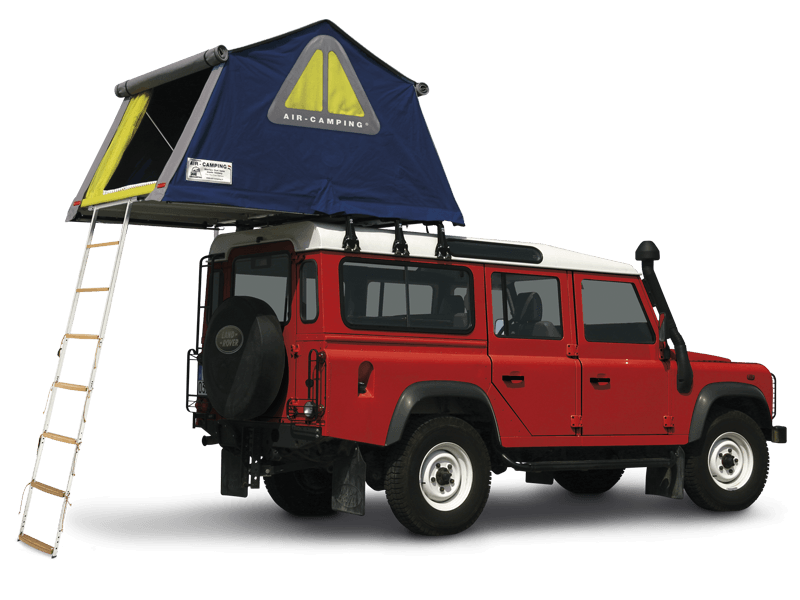 Land Rover Defender rosso con tenda da tetto Autohome Air-Camping blu aperta e scala appoggiata