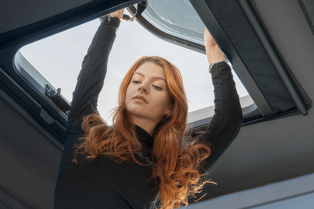 Tenda da tetto AutoHome Air-Sky 360 – finestra a tetto aperta