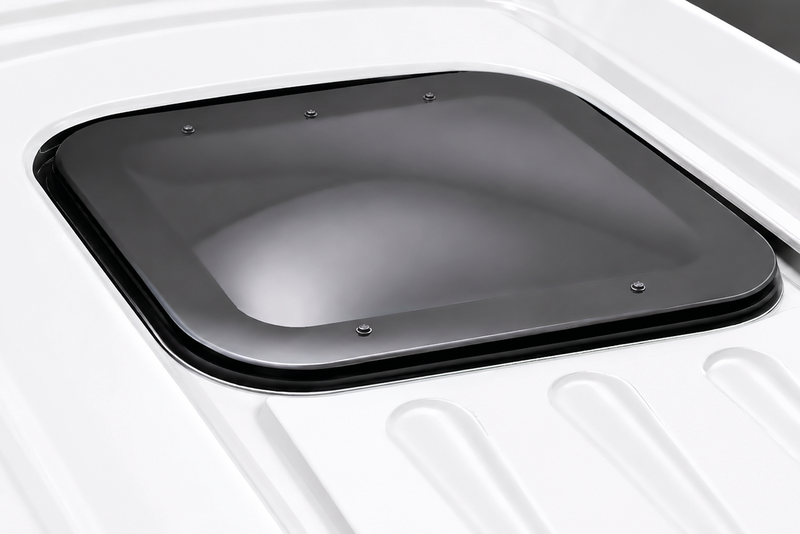 Tenda da tetto AutoHome Air-Sky 360, guscio Bianco – finestra a tetto vista dall'esterno