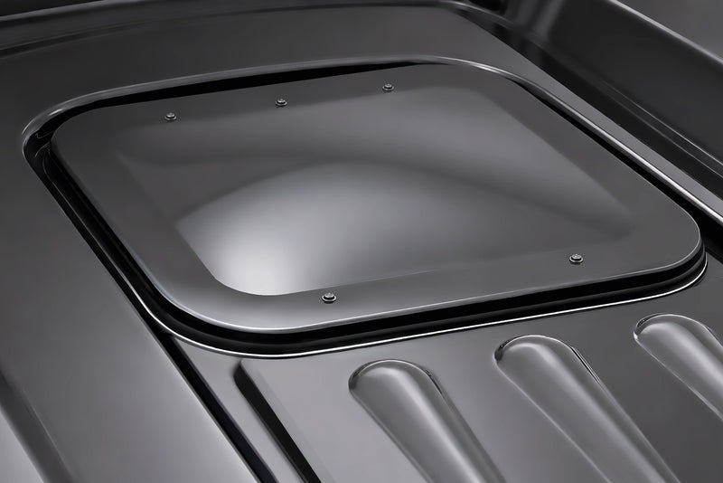 Tenda da tetto AutoHome Air-Sky 360, guscio Black Storm – finestra a tetto vista dall'esterno