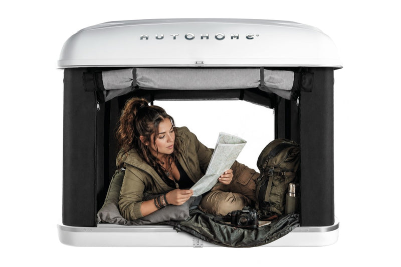 Tenda da tetto AutoHome Airtop Plus, guscio Bianco – porta anteriore aperta
