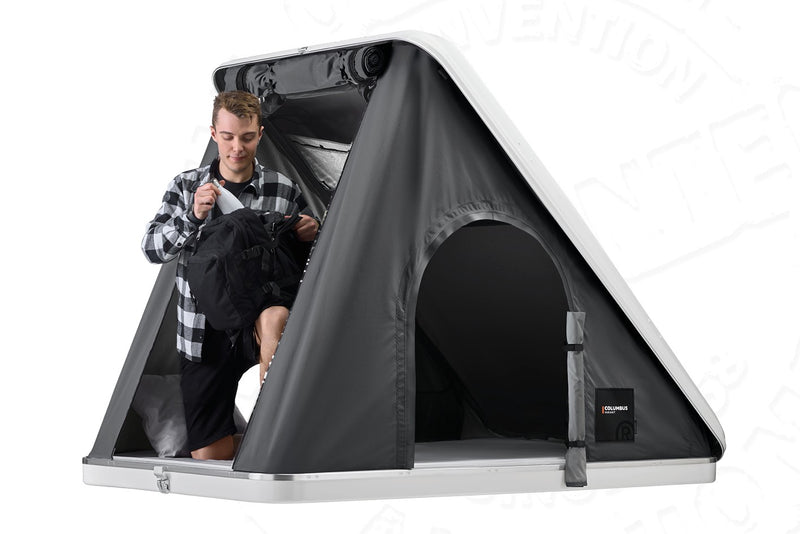 Tenda da tetto AutoHome Columbus Variant, guscio Bianco – tenda aperta