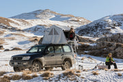 Cappuccio invernale AutoHome per Air-Camping e Overland – montato su tenda in tessuto sulla neve