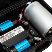 Compressore portatile CKMTP12, dettaglio dei motori e del serbatoio da 4 litri