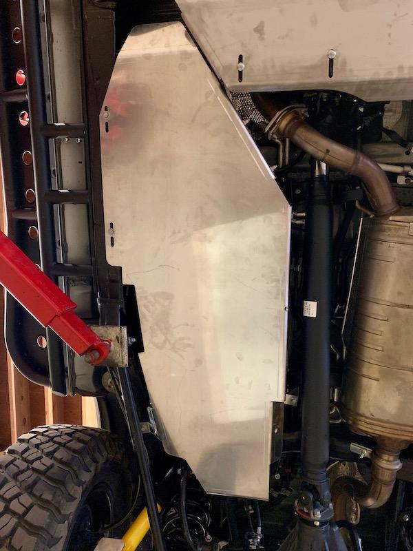 TOYOTA J18 SERIES 2019-Present GDJ-185 Piastra paramotore serbatoio carburante corpo corto
