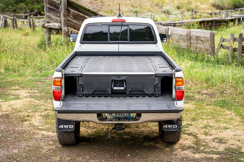 DECKED Drawer System Toyota Hilux installato