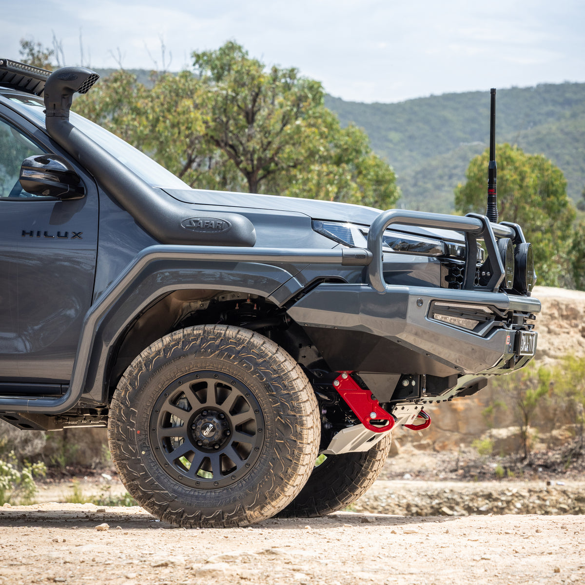 Snorkel Safari V-Spec – Toyota Hilux 2,8 l diesel e 48 V dal 12/2025
