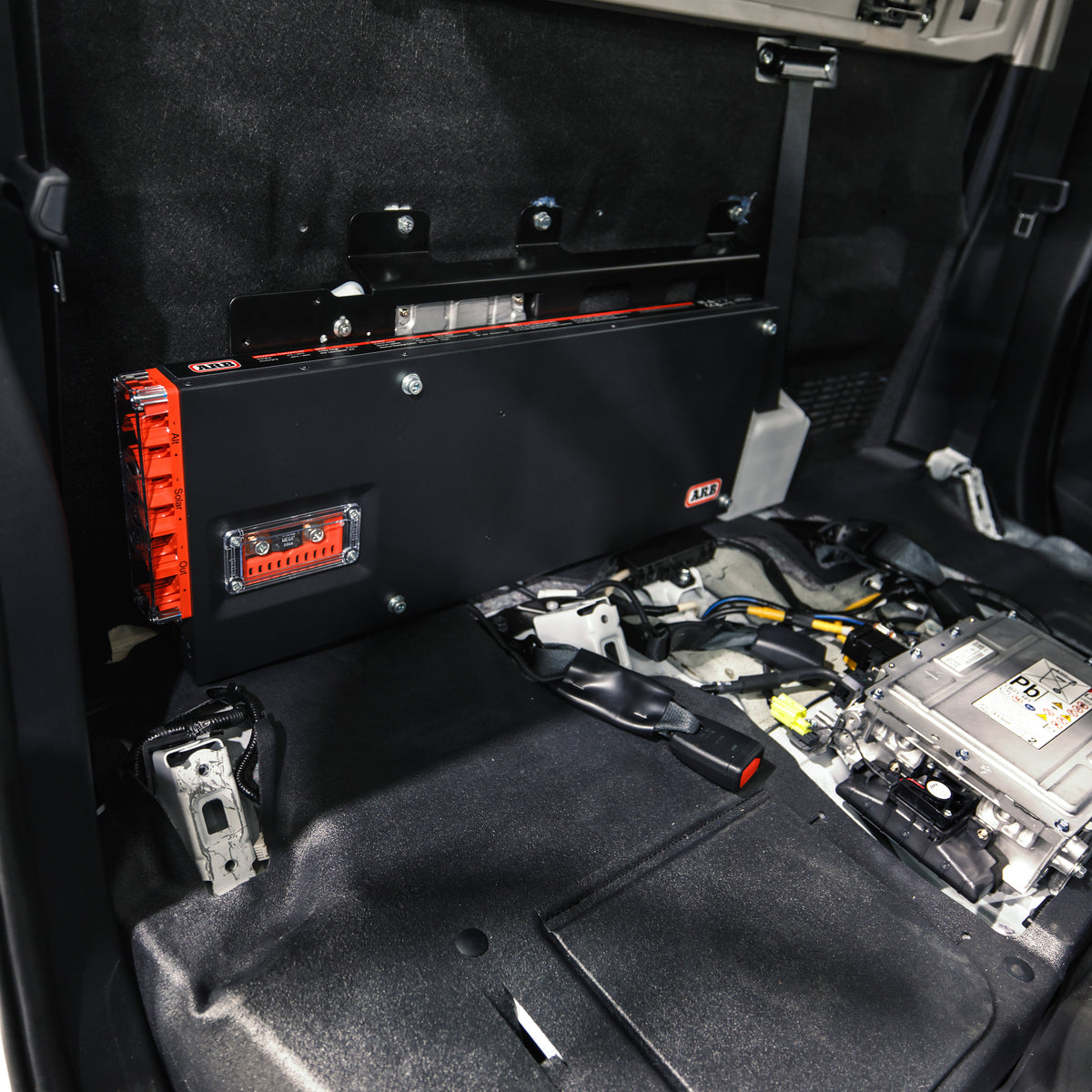 Kit montaggio batteria Slimline sotto sedile posteriore – Toyota Hilux 2026