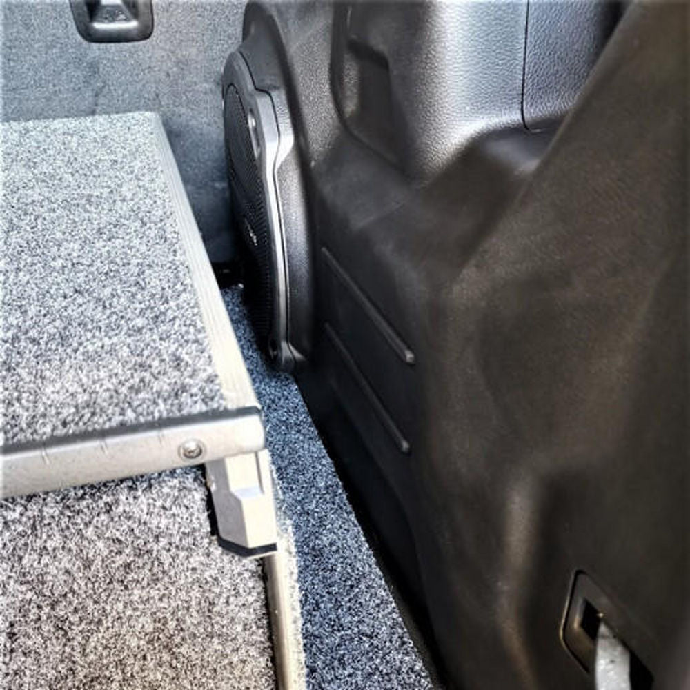 Kit pianale laterale per cassettiere – Jeep Wrangler JL con subwoofer di serie