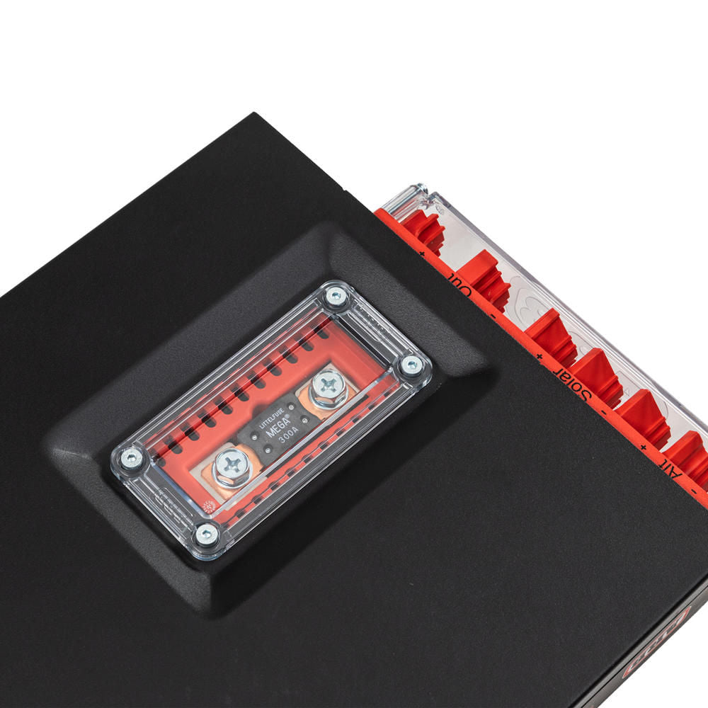 Batteria al litio Slimline 100 Ah con caricatore DC-DC 40 A