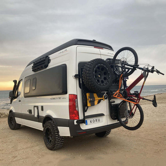 Koru Mercedes-Benz Sprinter 907 Supporto posteriore accessori tubolare