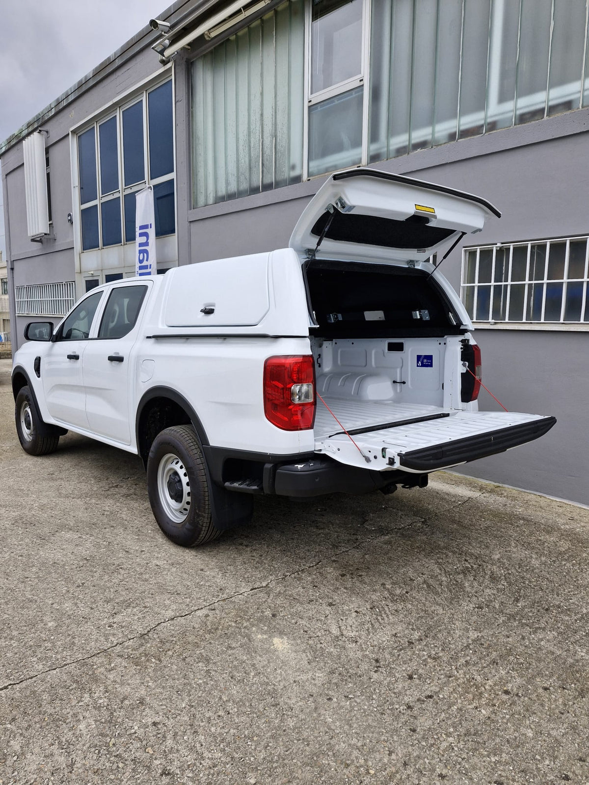 Linextras Starpro – Hard top in vetroresina Ford Ranger 2023+ Double Cab con portelli laterali – foto 4