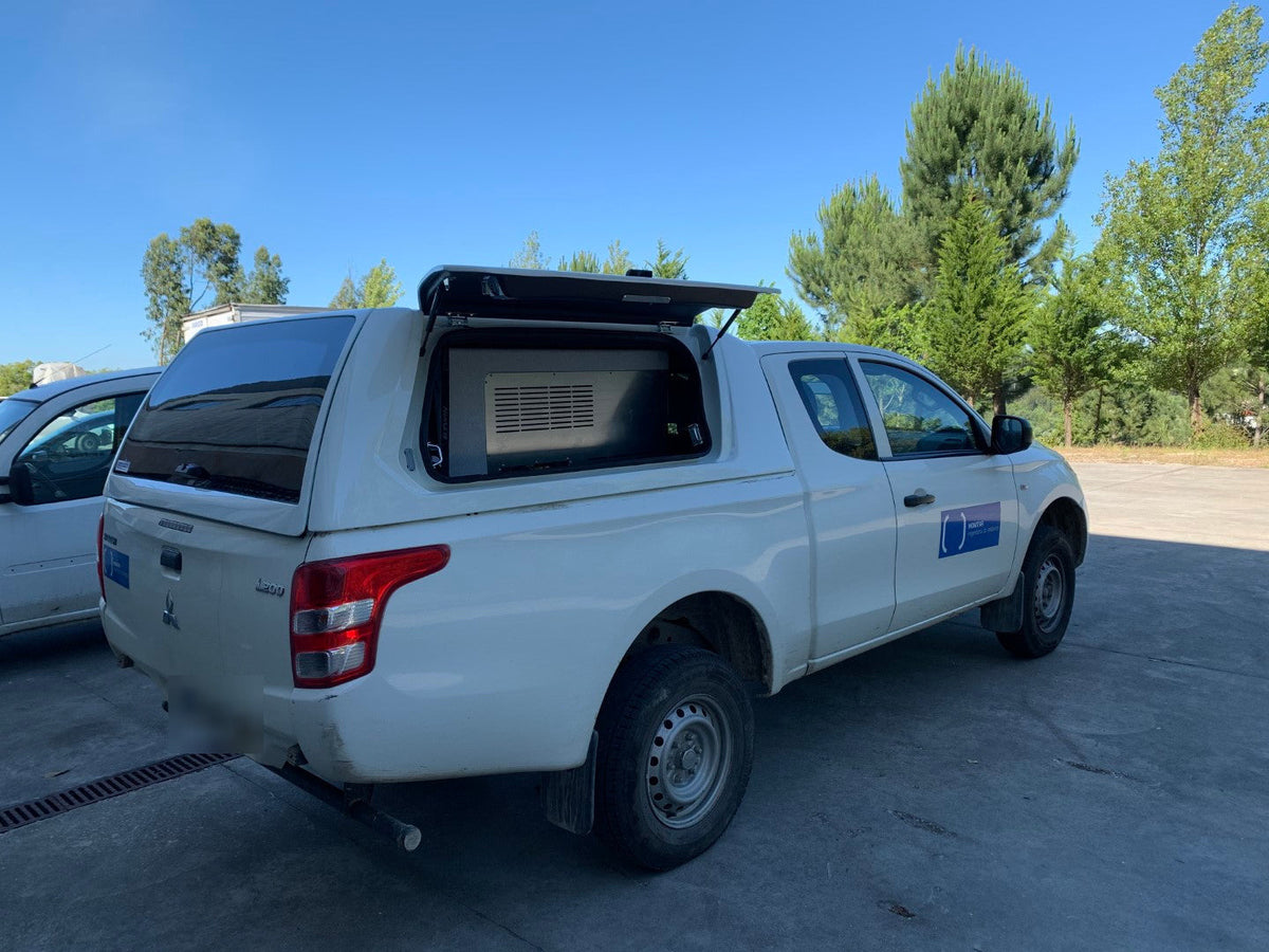 Linextras Starflex – Hard top in vetroresina Mitsubishi L200 / Triton 2015–2019 Extra Cab con portelli laterali – foto 4