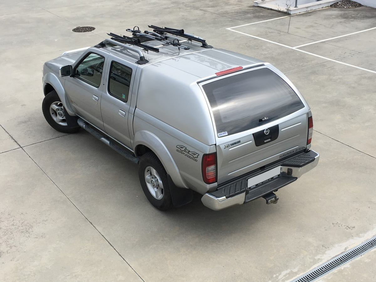 Linextras Starlux – Hard top in vetroresina Nissan Navara D22 2002–2005 Double Cab senza finestrini laterali – foto 1